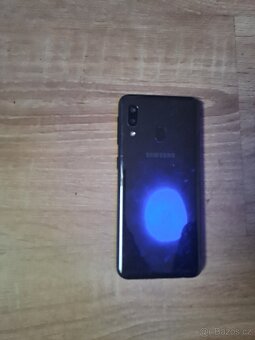 Samsung galaxy a20e - 3