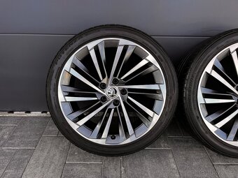 Originál Škoda Superb 235/40 r19 Bridgestone - 3