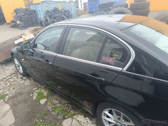 Prodám BMW E90 318i na díly - 3