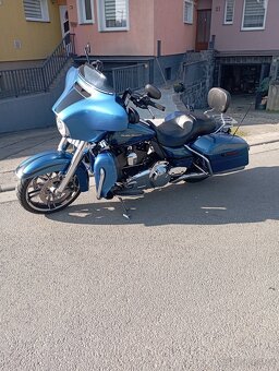 Harley Davidson Street Glide - 3