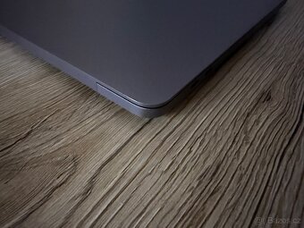 MacBook PRO 2018, i5, 8GB ram, 256gb ssd, touchbar - 3