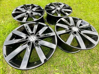 Alu VW Porto 7jx17 ET54 5x112 - 3