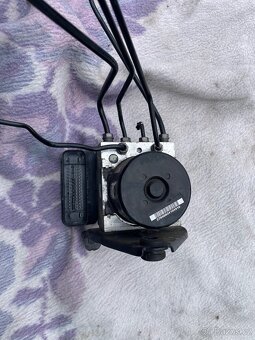 Řídicí jednotka ABS 1K0 907 379 BE - 3