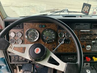 Odtahový speciál Kenworth - 3