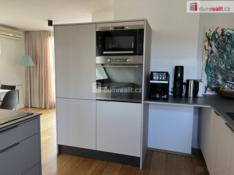 Luxusní byt 3+kk/B ve čtvrtém patře s osobním soukromým výta - 3