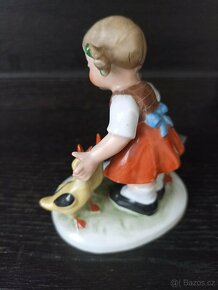 Soška - DĚVČÁTKO S HUSOU A HOUSATY - 3