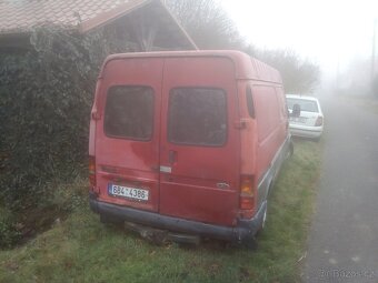 FORD TRANZIT 2.5TD VYVARENY DOBRY STAV VHODNY NA OBYTNAK - 3