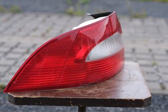 Škoda Superb 2 - zadní světlo - 3