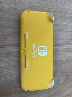Nintendo Switch Lite + Minecraft + příslušenství - 3