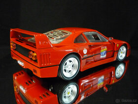 Ferrari F40 Hot Wheels 1/18 - 3