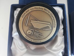 Originální puk MS 2024 IIHF ICE HOCKEY - 3