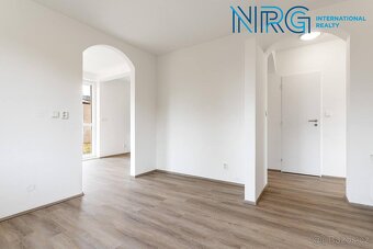 Prodej rodinného domu 4+1, Sibřina, 554 m2 - 3