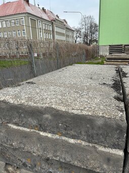 Prodám betonové silniční panely 300x120x21 - použité - 3