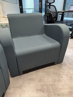 Prodám moderní křeslo elegantní a pohodlné - 3
