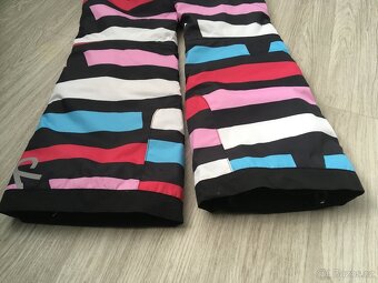 Zimní kalhoty Reima Terrie berry stripes vel. 140 - 3