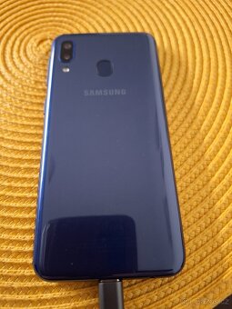 Samsung galaxy A20e - 3
