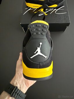 Nike AIR Jordan 4 Retro - 3