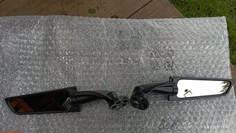 Zrcatka na moto - 3