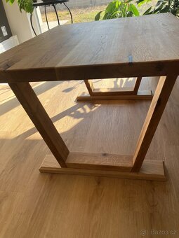 Prodám nový masivní dubový stolek – ruční výroba, elegantní - 3