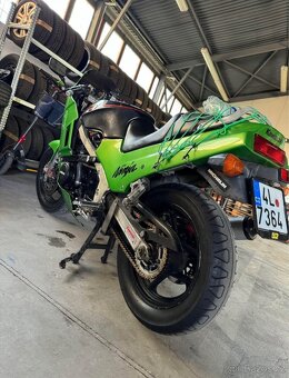 Kawasaki GPZ 600r - 3