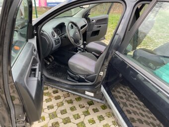 Ford Fusion 1.4, 58kw, černý - 3
