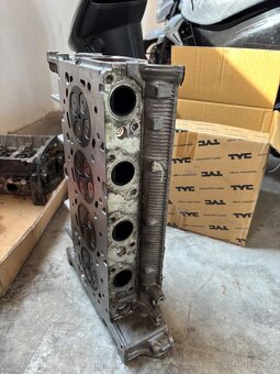 Hlava motoru Ford 2,2 tdci, udělaná, najela asi 1000km - 3