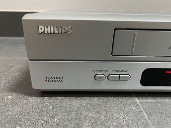 Zánovní videorekordér PHILIPS VR550 v TOP stavu - 3