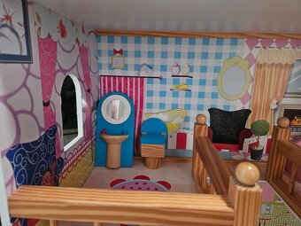 Dřevěný domeček pro panenky - 3