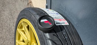 Japan Racing JR11 + Nankang NS-2R - 3