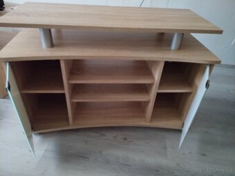 Televizní stolek - 3