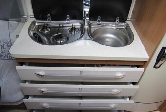 Karavan-Hobby Premium 460 soběstačný karavan - 3