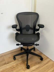 Kancelářská židle Herman Miller Aeron Remastered Full - 3