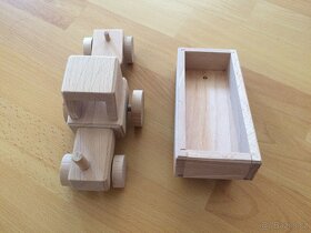 Dřevěný traktor s vlečkou - nepoužívaný - 3