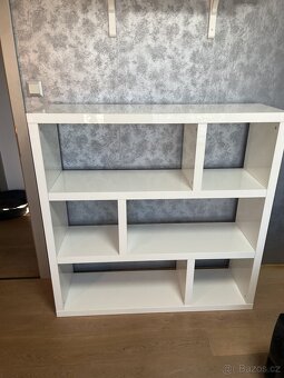 Bílá lesklá komoda - 3