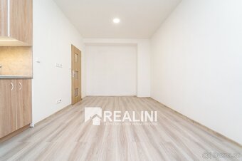 Pronájem bytu 1+kk po kompletní rekonstrukci, 21m2 v Karvin - 3