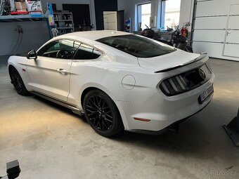 Ford Mustang 5.0 V8 310kw model 2017 do provozu 2018 - 3