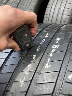Pneu Michelin 275/40 R20 - 3