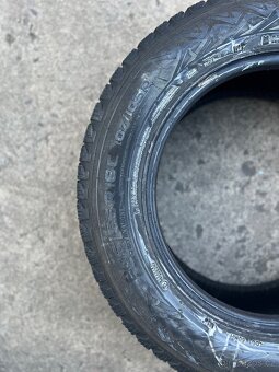 Nokian Hakkapeliitta C3 zimní pneumatika s hroty 205/65/16C - 3