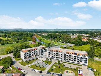 Prodej bytu 3+kk 73 m2 s terasou 71 m2 a dvě garážová parkov - 3