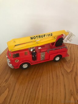 Staré požárnické auto velké 30x14cm - 3