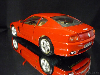 Ferrari 456 GT červené Bburago 1/18 - 3