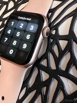 Apple Watch Series 6 40 mm, Gold Aluminium Case - 3