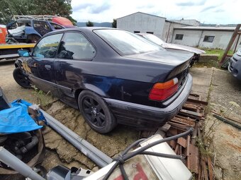 BMW e36 316i coupe / Madeiraviolett metallic - 3