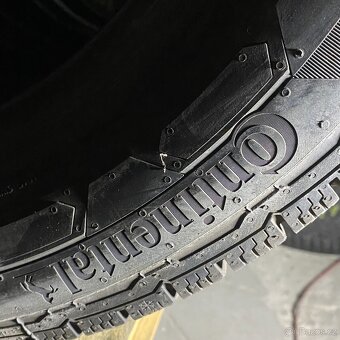 Zimní pneu 215/60 R17C 109/107T Continental 5mm - 3