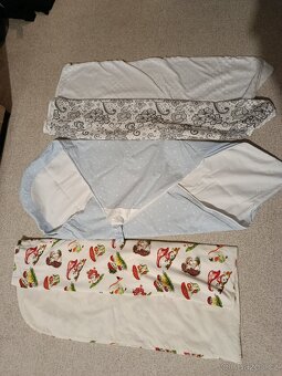 Prodám zavinovačku Maxi Dráček s péřovou výplní (100×100 cm) - 3