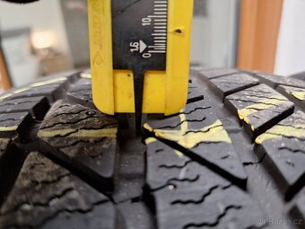 Prodám zimní pneu 225/40/18 Continental - 3