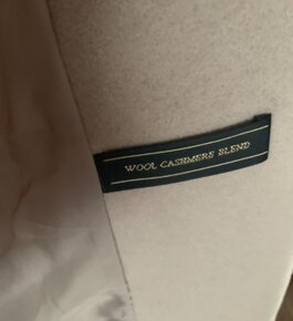 Béžový dámský kabát - 3