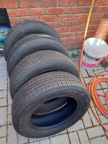 215/60 R16  95V - 3