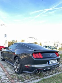 Ford Mustang GT 5.0 324kw - 3