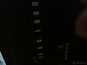 SAMSUNG 4K UHD 40" - 3